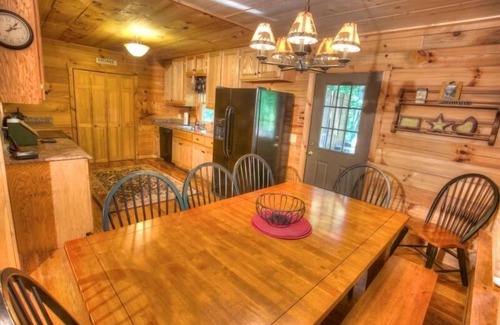Sautee Nacoochee Casa | Southern Comfort | Spacious Family Retreat, Dog Friendly w/ Gaming Area and More