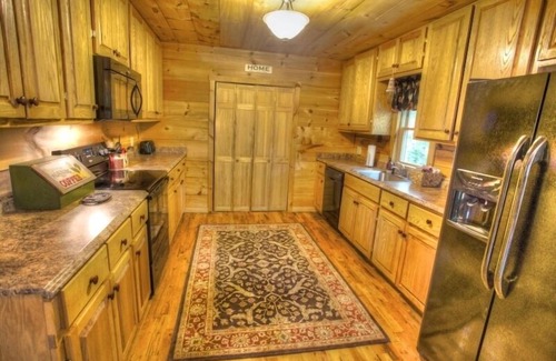 Sautee Nacoochee Casa | Southern Comfort | Spacious Family Retreat, Dog Friendly w/ Gaming Area and More