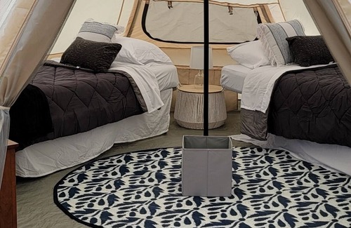 Chancellor Alquiler De RV | Southern Comfort Glamping