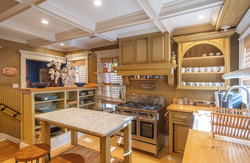 East Midtown Casa | Southern Elegance in Heart of Memphis