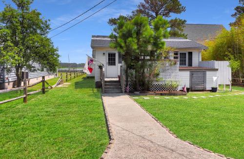 Piney Island Casa | Southern Exposure - Waterfront with boat dock!