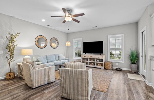 Morehead City Casa | Southern Glow