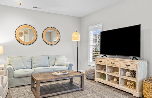 Morehead City Casa | Southern Glow