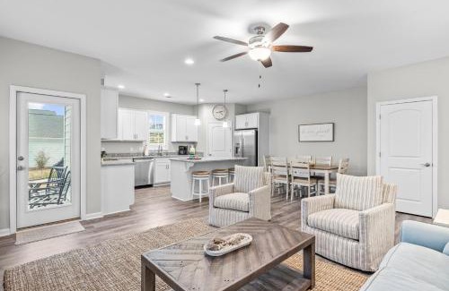 Morehead City Casa | Southern Glow