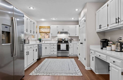 Southern Pines Casa | Southern Pines Getaway w/Hot Tub, Fire Pit & Pool
