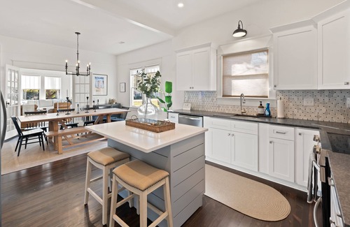 Northport Casa | Southern Serenity: 3-Bed Bungalow, Perfect for Game Days & Downtown Explorations