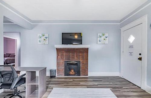Midtown Casa | Southern Serenity-Timeless 3BR w Fenced Yard