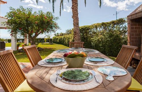 Calheta Casa | Southern Sunny House by An Island Apart