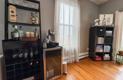 Columbus Park - Andrew Square Condominio | Southie Condo - Near Subway - Bring Pets - Pool Table
