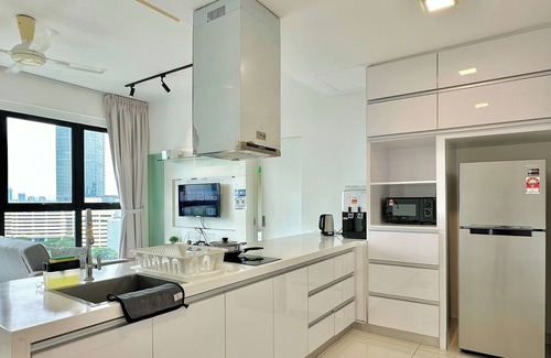 Central District Condominio | Southkey Mosaic Mid Valley by Stayrene