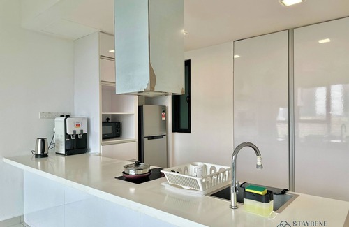 Central District Condominio | Southkey Mosaic Mid Valley by Stayrene