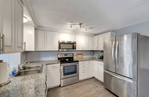 South Venice Casa | Southland Breezy Dreams - 10 Minutes to beach