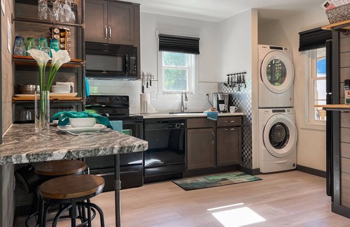 Southport Casa | Southport Tree Escape * King Studio Near Downtown