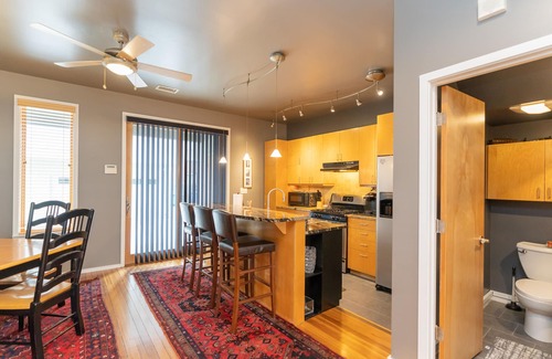 Downtown Chattanooga Casa | Southside's Sunset Haven. Rooftop Deck. Perfect for Couples & Families w/ Kids!