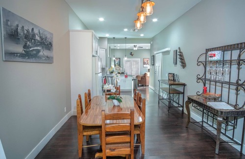 Southtown Casa | Southtown Classic 3br/2ba Mins From Downtown