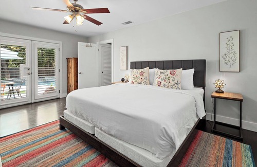 Travis Country Casa | Southwest Austin Home + Pool - Sage!