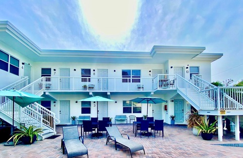 Hollywood South Central Beach Apartamento | Southwinds 3 for 2 Queen Studio Steps to Beach