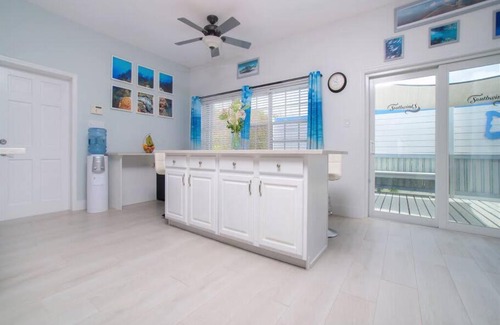 East End Apartamento | Southwinds Vacation Home