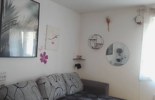 Saint-Hippolyte Apartamento | Spacious studio between sea and mountains