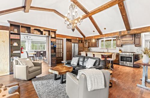 Saint-Brigitte-de-Laval Chalet De Esquí | Spa and river - Le Riverain