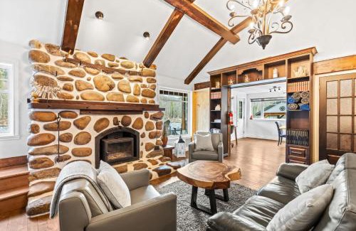 Saint-Brigitte-de-Laval Chalet De Esquí | Spa and river - Le Riverain