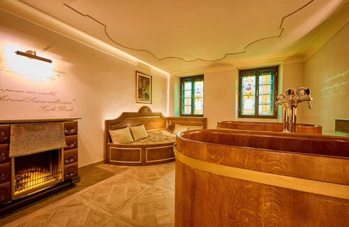 Hradcany Hotel | SPA BEERLAND CHATEAUX - At Golden pear