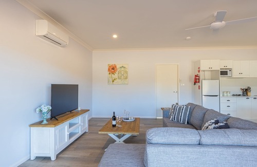 Pokolbin Chalet De Esquí | Spa Cottage, overlooking vineyard