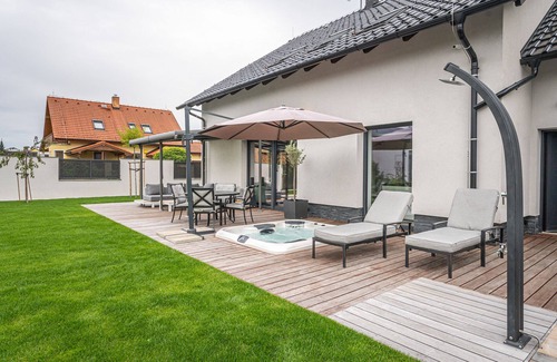 Central Bohemia Casa | Spa Escape house (Sauna/Jacuzzi) in quiet area