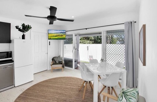Coolum Beach Casa | Spa,Fire Pit,Cinema - The Cottage Coolum Beach