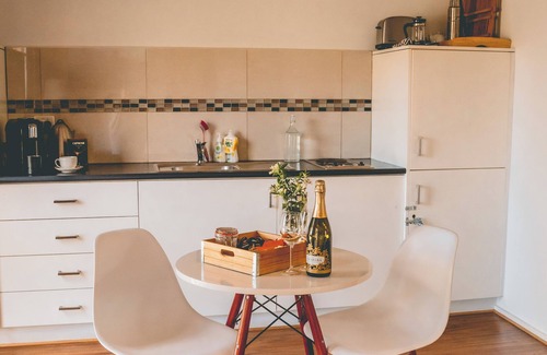 Daylesford Cabaña | Spa! Fireplace! Bush views! Walking distance to Daylesford. The perfect getaway