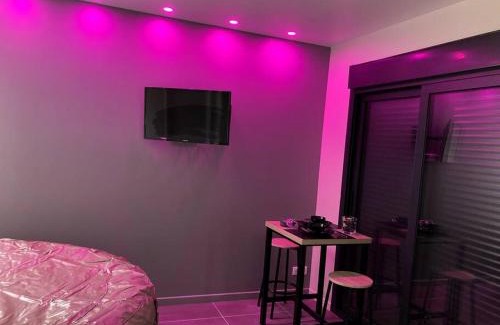 Saint-Germain-les-Corbeil Apartamento | SPA Le Love