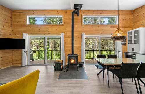 Mauricie Chalet De Esquí | Écureuil Gris | Spa, Nature & Riverside Escape