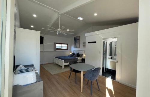 Glenelg East Casa | Spa Retreat Glenelg East