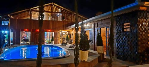 Itapoa Casa | SPA Rossett em Itapoá - Luxo e conforto c piscina, hidromassagem e cromoterapia, p 22 pessoas!