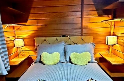 Itapoa Casa | SPA Rossett em Itapoá - Luxo e conforto c piscina, hidromassagem e cromoterapia, p 22 pessoas!
