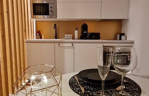 Macon Apartamento | Spa, sauna, tropical rain sky and complimentary bottle, romantic night
