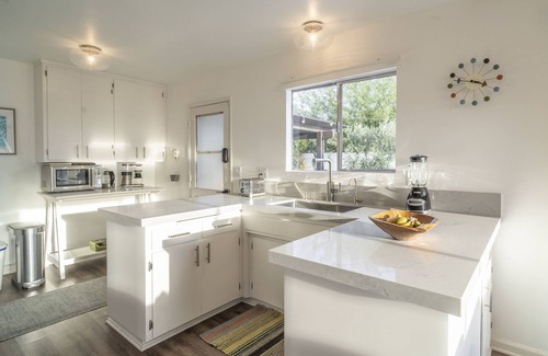 Desert Hot Springs Casa | Spa-Zone's 'Designer Oasis' with Chill Desert Vibe
