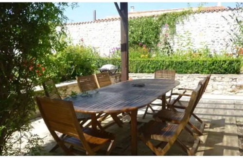 Chenac-Saint-Seurin-d'Uzet Cabaña | Spacious cottage 6 pers. heated pool