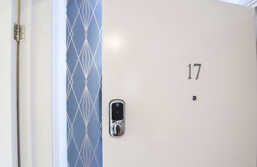 Bray on Thames Apartamento | Spacious ground floor Apartment sleeps 4 with free parking from £136 per night