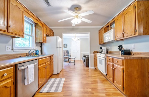 Decatur Casa | Space and Comfort at Crandon House