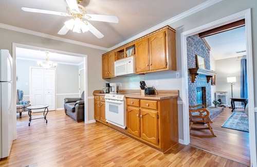 Decatur Casa | Space and Comfort at Crandon House