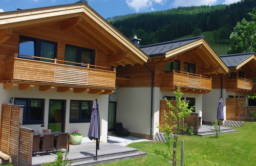 Kleinarl Chalet De Esquí | Espacio para mí ... confort de madera con muebles modernos.