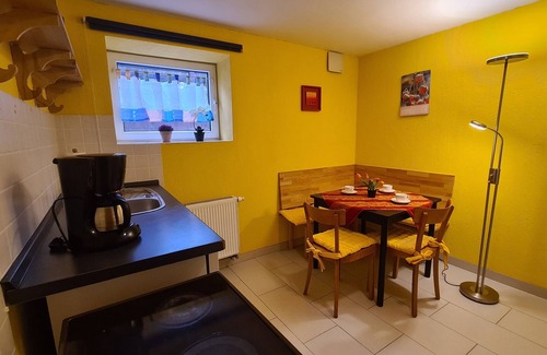 Landstuhl Apartamento | Milagro del espacio con equipo completo