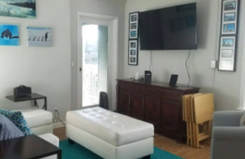 East Queen Anne Casa | SPACE NEEDLE VIEWS & CLOSE TO LAKE UNION