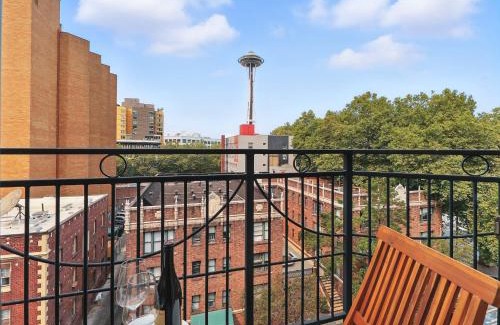 Belltown Apartamento | Space Needle Views from Living room & Walk to Everything