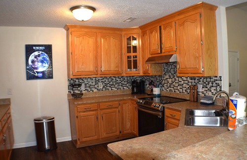 Huntsville Casa | Space Oddity: Close & Accessible! <Convenient to Huntsville and Madison>