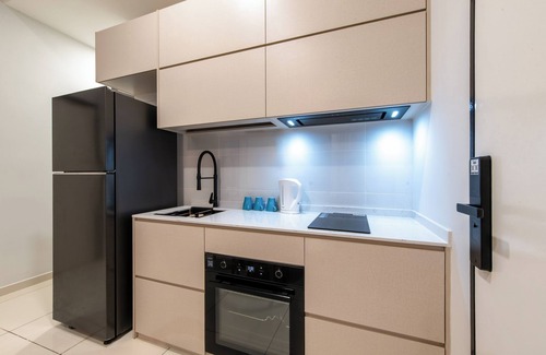 Taman Century Apartamento | Space Residency by A-Walk 100m to KSL