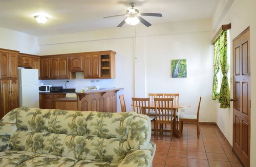 Sittee River Villa | Nivel espaciosa planta ranchero, con fácil acceso a la piscina y al océano