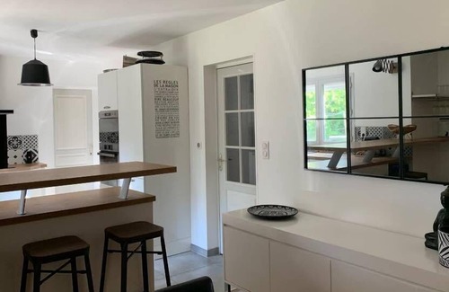 Saint-Sebastien-sur-Loire Casa | Spacious Residence With Garden And Gym