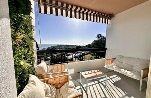 Roquebrune-Cap-Martin Apartamento | Spacieux 3 pièces rénové avec terrasse et vue mer entre Monaco et Menton